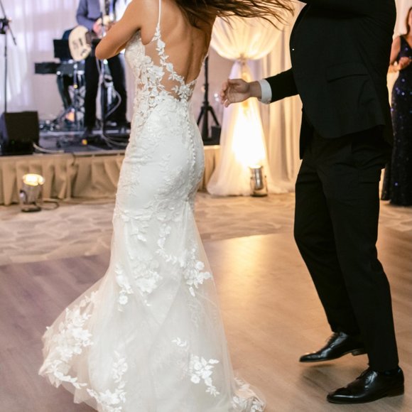 Enzoani Love Alara Fit and Flare Wedding Dress - Picture 5 of 11